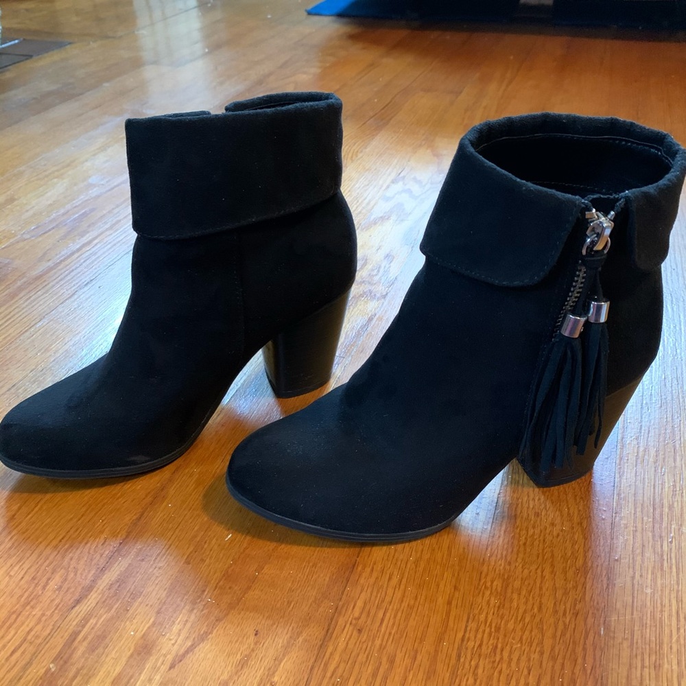 LC Lauren Conrad Sweet Pea Zipper Tassel Booties